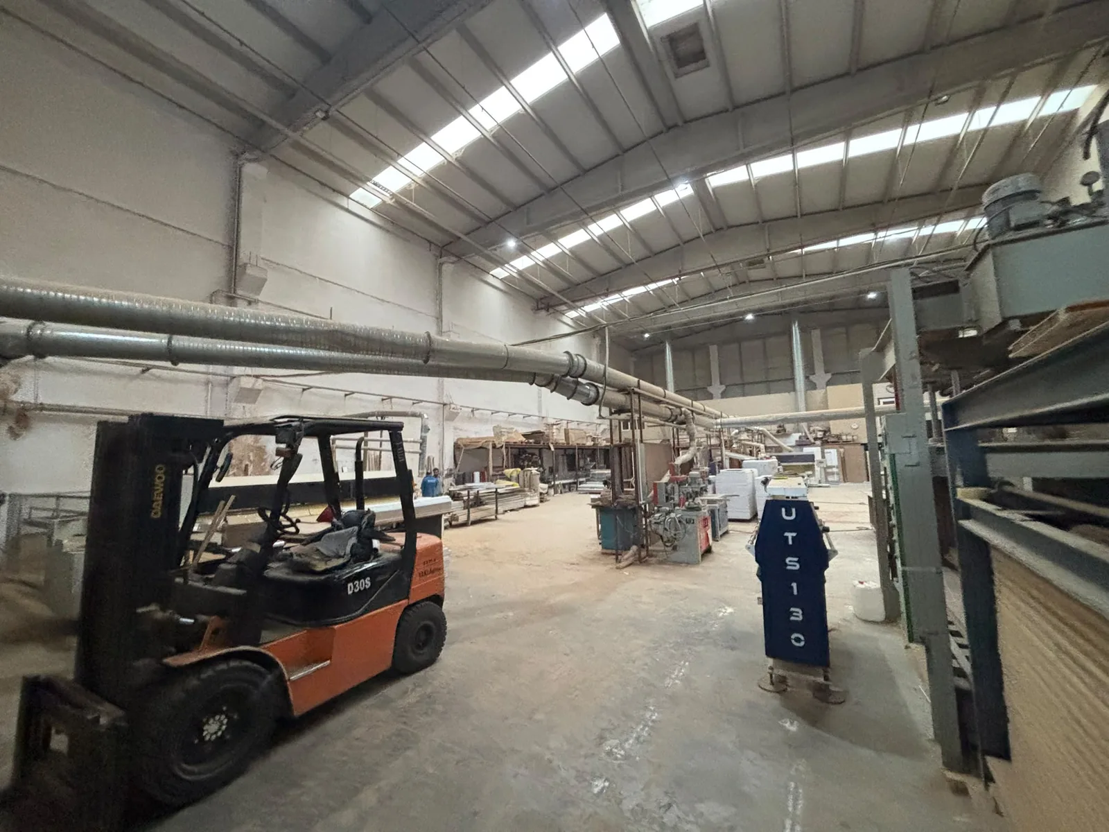 Fugadoor fabrika ve forklift alanı